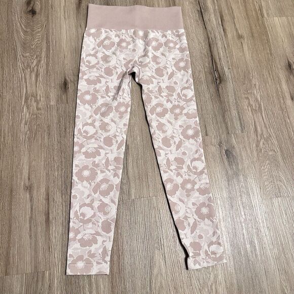 NWOT AnyBody Women's Pink Floral Jacquard Knit Leggings Size L Loungewear Barbie - Picture 3 of 10